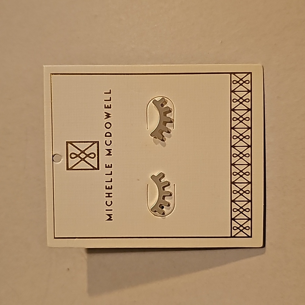 MICHELLE MCDOWELL NWT Silver eyelash earrings modern unique - Picture 3 of 8